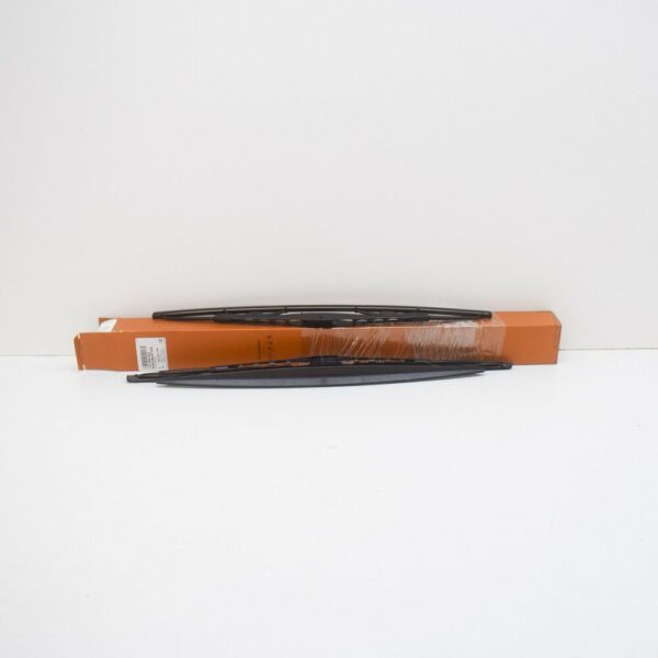 1J0998003 - NEW VW BORA 1J6 FRONT WINDSCREEN WIPER BLADES 1J0998003