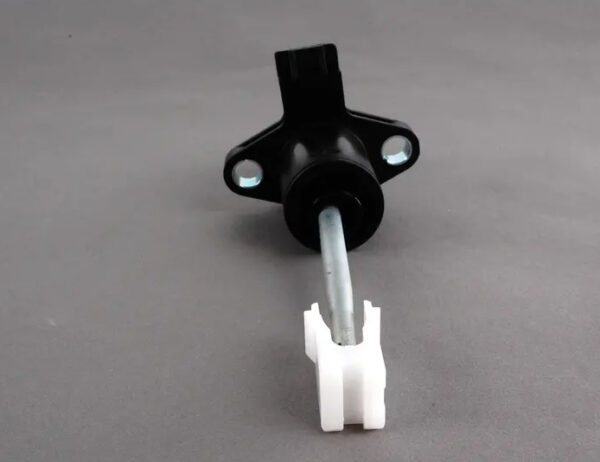 1J1721388G - NEW VOLKSWAGEN BEETLE 1C CLUTCH MASTER CYLINDER LHD 1J1721388G ORIGINAL