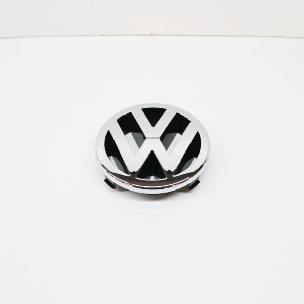 1J5853601ULM - NEW VOLKSWAGEN BORA A4 FRONT VW EMBLEM 1J5853601ULM GENUINE