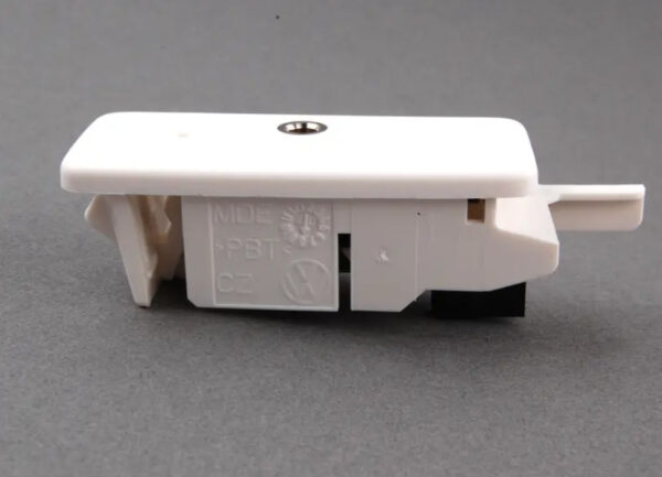 1K0035724B - NEW VOLKSWAGEN GOLF 1K MK5 AUX IN-SOCKET 1K0035724B ORIGINAL