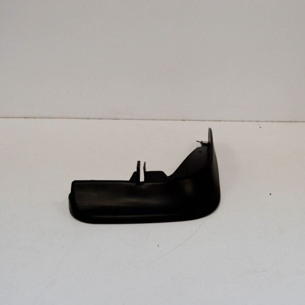1K0075111 - VW GOLF V 1K1 FRONT MUD FLAPS SET L/R 1K0075111 NEW GENUINE