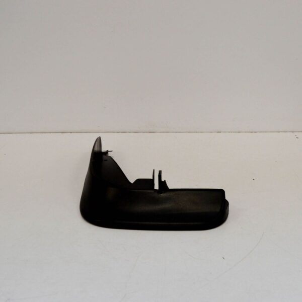 1K0075111 - VW GOLF V 1K1 FRONT MUD FLAPS SET L/R 1K0075111 NEW GENUINE