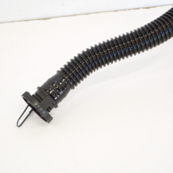 1K0131128D - NEW VOLKSWAGEN JETTA MK5 EMISSION CONNECTION HOSE 1K0131128D 2.0 PETROL ORIGINAL