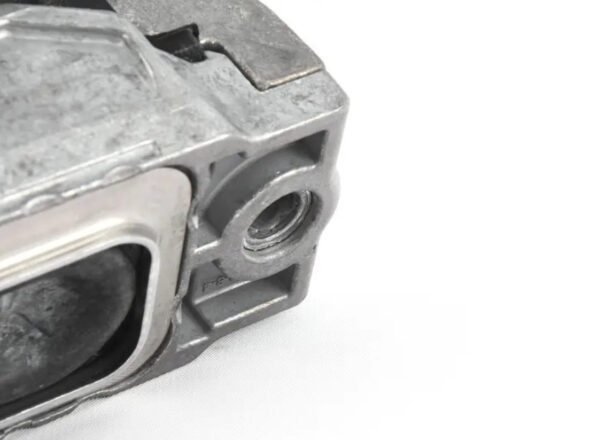 1K0199262CL - NEW VOLKSWAGEN CC RIGHT SIDE ENGINE MOUNT 1K0199262CL ORIGINAL