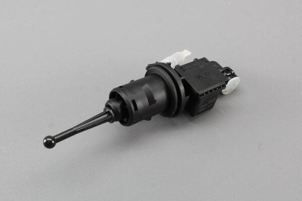 1K0721388AF - NEW VOLKSWAGEN JETTA 5C6 A6 MK6 CLUTCH MASTER CYLINDER 1K0721388AF ORIGINAL