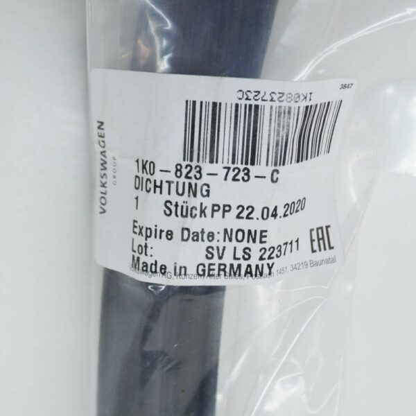 1K0823723C - NEW VOLKSWAGEN JETTA A5 REAR HOOD SEAL 1K0823723C