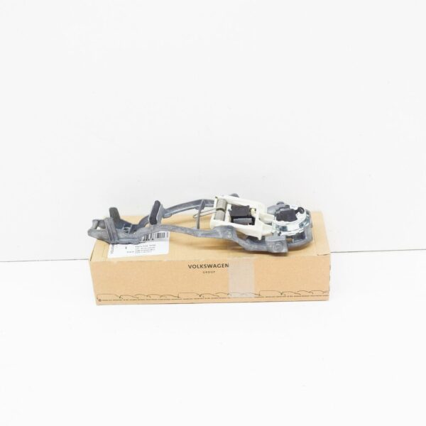 1K0837886A - NEW VW JETTA A5 FRONT RIGHT DOOR HANDLE LOCK CYLINDER SUPPORT 1K0837886A OEM