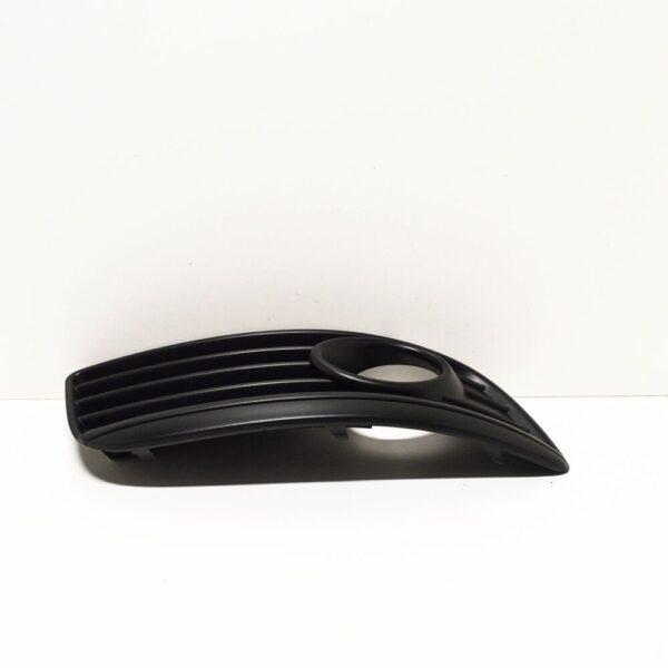 1K0853666R9B9 - NEW VOLKSWAGEN GOLF MK5 GT FOG LIGHT GRILL FRONT RIGHT 1K0853666R9B9 ORIGINAL