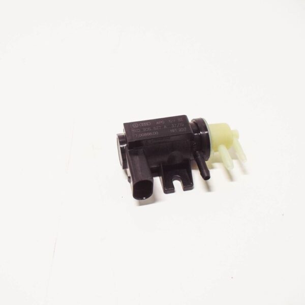 1K0906627A - NEW VW BEETLE 5C1 BOOST PRESSURE SOLENOID VALVE 1K0906627A 2.0 PETROL ORIGINAL