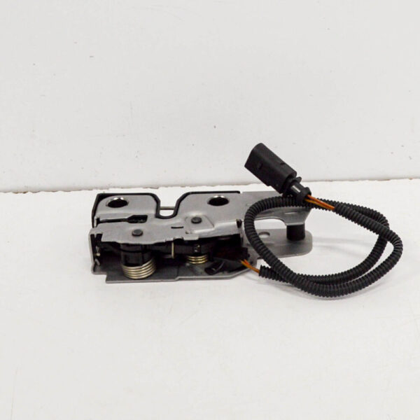 1K1823509E - NEW VOLKSWAGEN JETTA MK5 BONNET LOCK 1K1823509E 2008