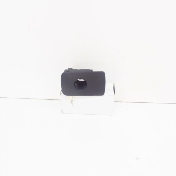 1K1857147E75R - NEW VW JETTA A5 MK5 REAL DASHBOARD GLOVE BOX HANDLE LHD 1K1857147E75R