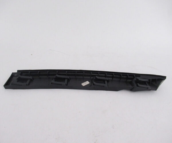 1K5807394 - NEW VOLKSWAGEN JETTA A5 MK5 REAR RIGHT BUMPER RETAINER 1K5807394