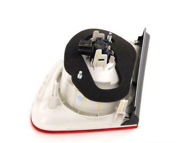 1K5945093G - NEW VOLKSWAGEN JETTA A5 REAR LEFT INNER TAILLIGHT 1K5945093G ORIGINAL