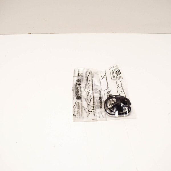1K6863447A9B9 - VW Golf Mk5 Mk6, Rear Inner Shelf String Strap, 1K6863447A9B9, Genuine Part