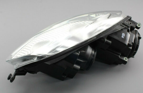 1K6941030Q - NEW VOLKSWAGEN JETTA 1K2 FRONT RIGHT HALOGEN HEADLIGHT RHD 1K6941030Q ORIGINAL