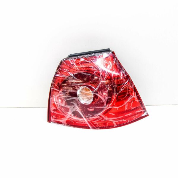 1K6945096AA - NEW VOLKSWAGEN GOLF MK5 REAR RIGHT OUTER TAIL LIGHT 1K6945096AA