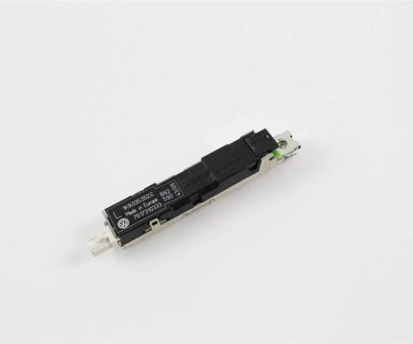1K8035552C - NEW VW SCIROCCO 137,138 LEFT ANTENNA AMPLIFIER 1K8035552C ORIGINAL