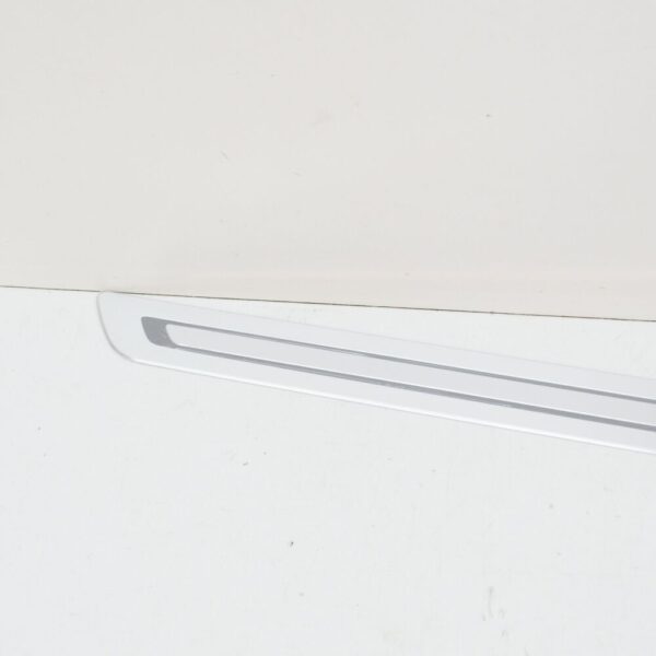1K8853537CHE1 - NEW VW SCIROCCO 137 R FRONT LEFT DOOR ENTRY SILL STRIP 1K8853537CHE1 ORIGINAL