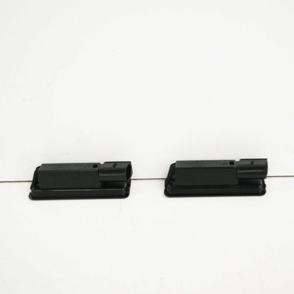 1K8943021D - NEW EOS REAR LICENSE PLATE LIGHT SET 1K8943021D GENUINE