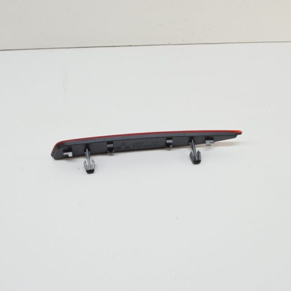 1K8945106B - NEW VOLKSWAGEN SCIROCCO REAR BUMPER RIGHT REFLECTOR 1K8945106B 2011