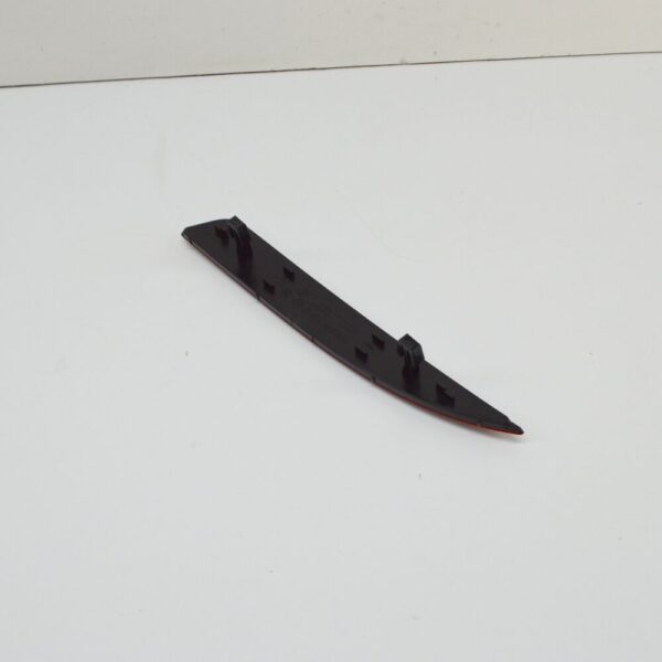 1K8945106B - NEW VOLKSWAGEN SCIROCCO REAR BUMPER RIGHT REFLECTOR 1K8945106B 2011