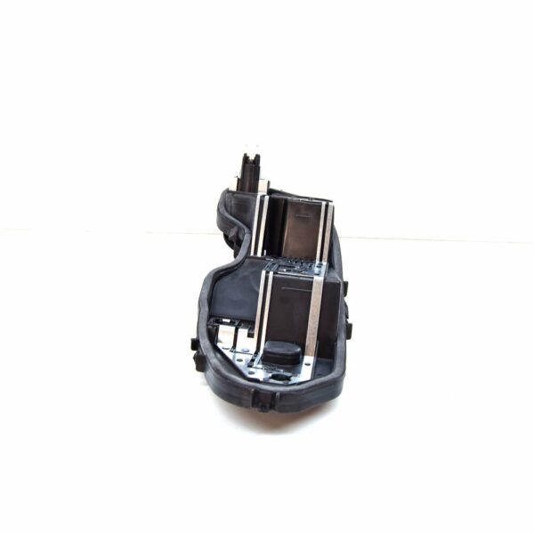 1K8945258C - NEW VOLKSWAGEN SCIROCCO REAR RIGHT HEADLIGHT BULB CARRIER 1K8945258C