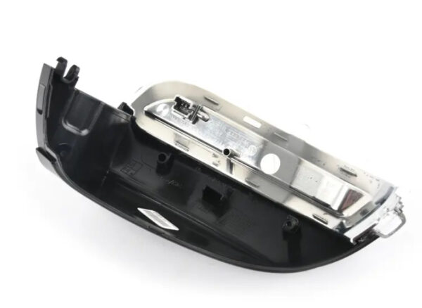 1K8949102 - NEW VOLKSWAGEN JETTA A6 MK6 FRONT RIGHT DOOR MIRROR TURN LAMP 1K8949102 ORIGINAL