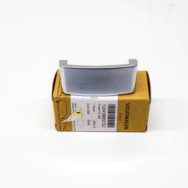 1Q0419685C3Q7 - Volkswagen EOS steering wheel lower cover cap 1Q0419685C3Q7 NEW REAL