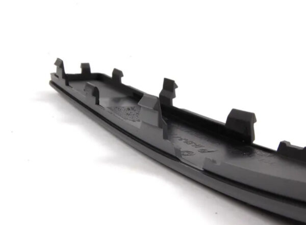 1Q0807833GRU - Volkswagen EOS bumper strip front left 1Q0807833GRU NEW original