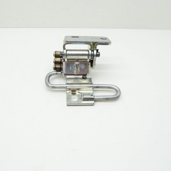 1T0831412C - VOLKSWAGEN CADDY 2K MK3 FRONT RIGHT DOOR LOWER HINGE 1T0831412C NEW GENUINE