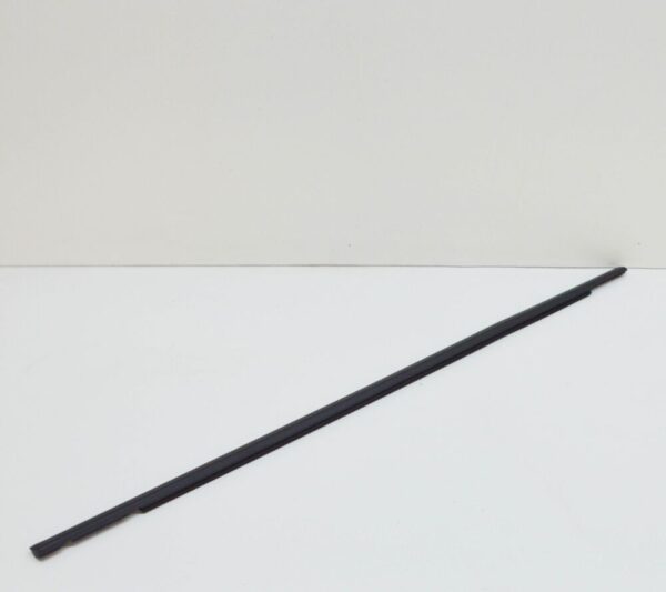1T0837478E5AP - NEW VW TOURAN 1T FRONT RIGHT OUTER WINDOW APERTURE SEAL 1T0837478E5AP ORIGINAL