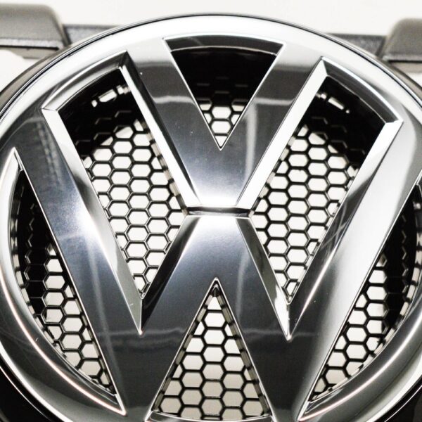 1T0853651BQPWF - NEW VW TOURAN 1T FRONT BUMPER RADIATOR GRILLE 1T0853651BQPWF ORIGINAL