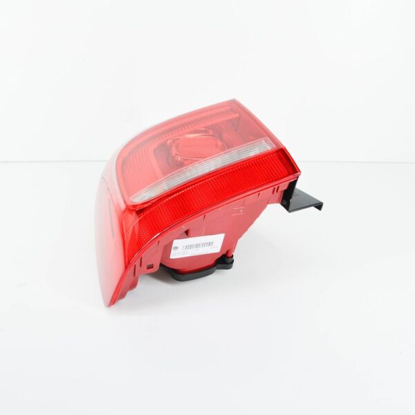 1T0945095R - NEW VW TOURAN 1T3 REAR LEFT TAILLIGHT 1T0945095R