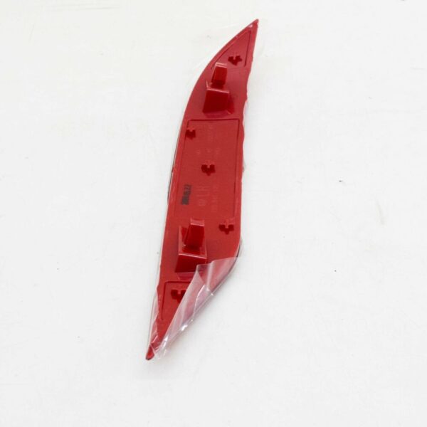 1T0945105C - NEW VOLKSWAGEN TOURAN 1T REAR BUMPER LEFT REFLECTOR 1T0945105C 2013