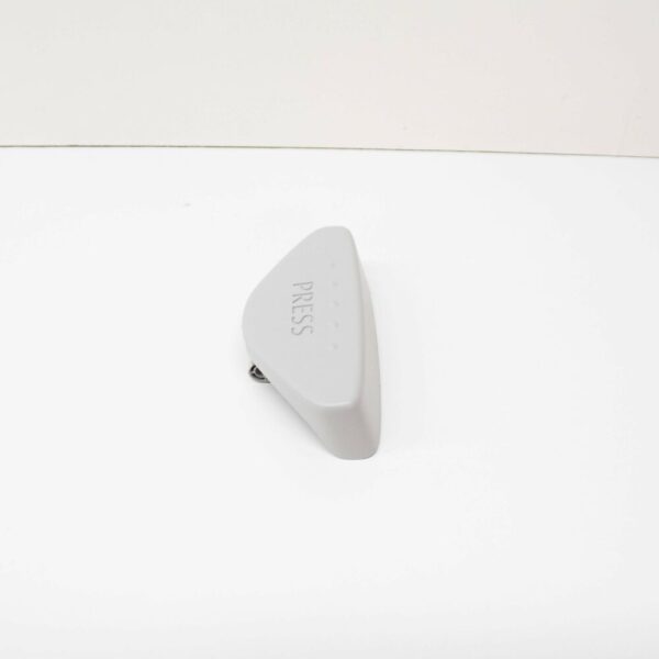 1Y0871413A - NEW VOLKSWAGEN BEETLE CABRIOLET 1J SOFT TOP BUTTON 1Y0871413AY20