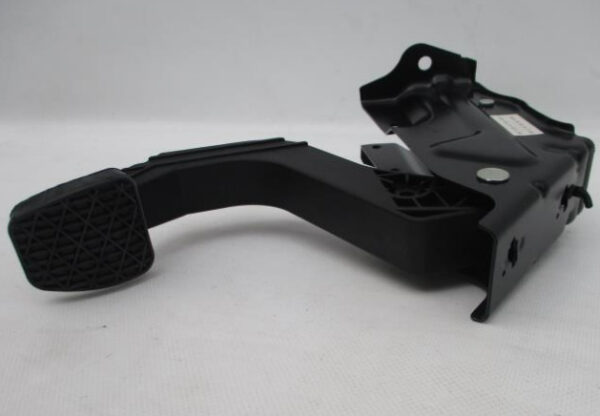 2E0721315B - VOLKSWAGEN CRAFTER 2F MK1 clutch pedal 2E0721315B NEW ORIGINAL