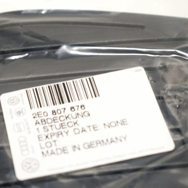 2E0807676 - NEW VW CRAFTER FRONT BUMPER FOG LIGHT LAMP GRILLE RIGHT 2E0807676 ORIGINAL