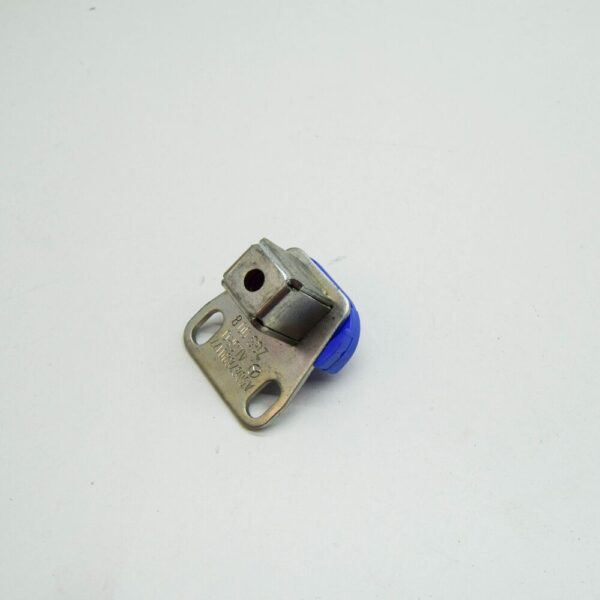 2E1829635 - VW Crafter 2F MK1 mounting block for rear wing door 2E1829635, original part