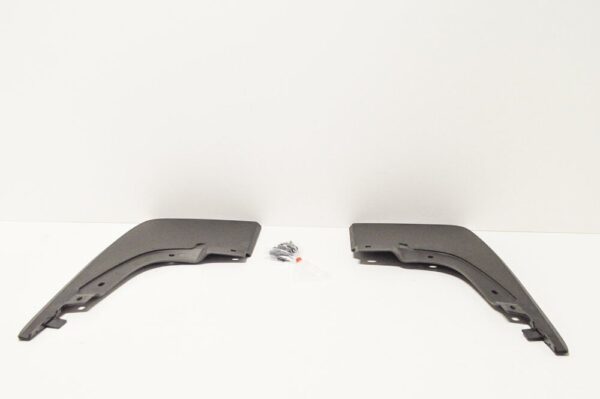 2H0075111D - NEW VW AMAROK FRONT MUDFLAP SET 2H0075111D