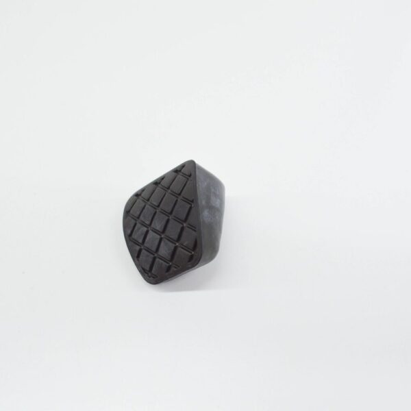 2H0721173 - VW AMAROK 2H Brake Pedal Rubber Cap 2H0721173 NEW GENUINE