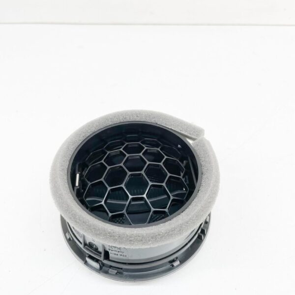 2H0819703HL88 - VW Amarok 2H Dashboard Air Vent 2H0819703HL88 New Genuine
