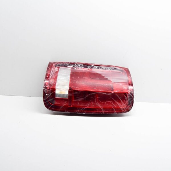 2H1945096H - VW Amarok 2H taillight light rear right 2H1945096H NEW