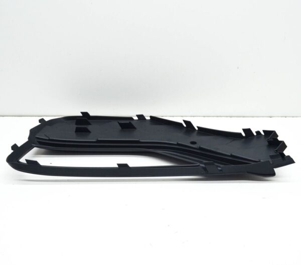 2H6807490E9B9 - NEW VOLKSWAGEN AMAROK FRONT RIGHT FOG LIGHT GRILLE 2H6807490E9B9