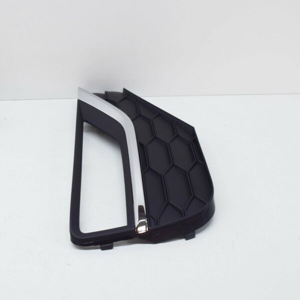 2H6807490FRYP - NEW VW AMAROK FRONT BUMPER RIGHT FOG LIGHT GRILLE COVER 2H6807490FRYP ORIGINAL