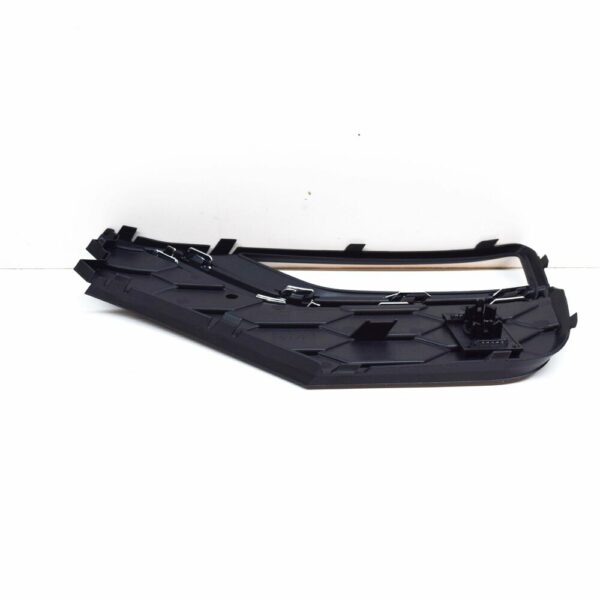 2H6898490ARYP - NEW VOLKSWAGEN AMAROK FRONT RIGHT FOG LIGHT GRILLE TRIM 2H6898490ARYP