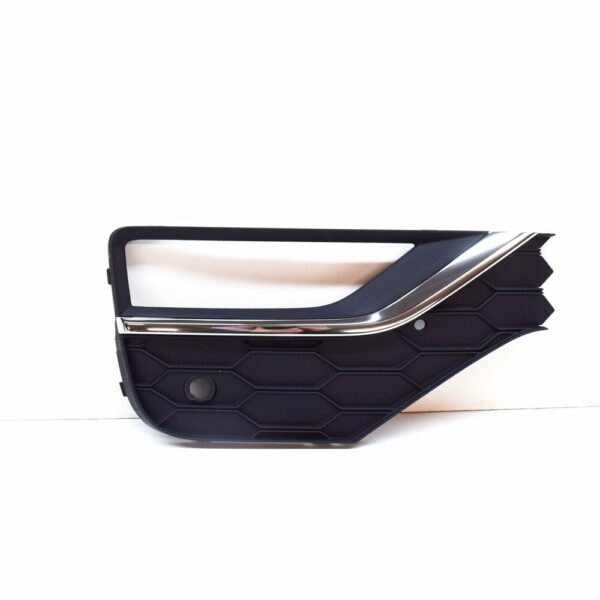 2H6898490ARYP - NEW VOLKSWAGEN AMAROK FRONT RIGHT FOG LIGHT GRILLE TRIM 2H6898490ARYP