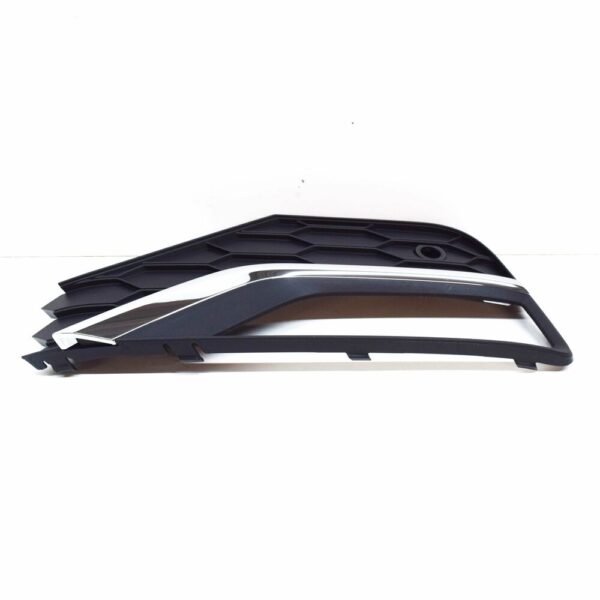 2H6898490ARYP - NEW VOLKSWAGEN AMAROK FRONT RIGHT FOG LIGHT GRILLE TRIM 2H6898490ARYP