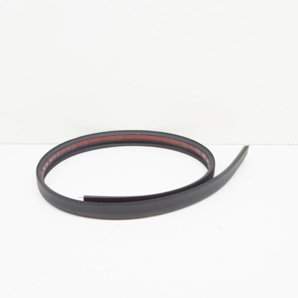 2H7817667 - NEW VOLKSCAR AMAROK HARDTOP TAILGATES LOWER SEAL 2H7817667 ORIGINAL