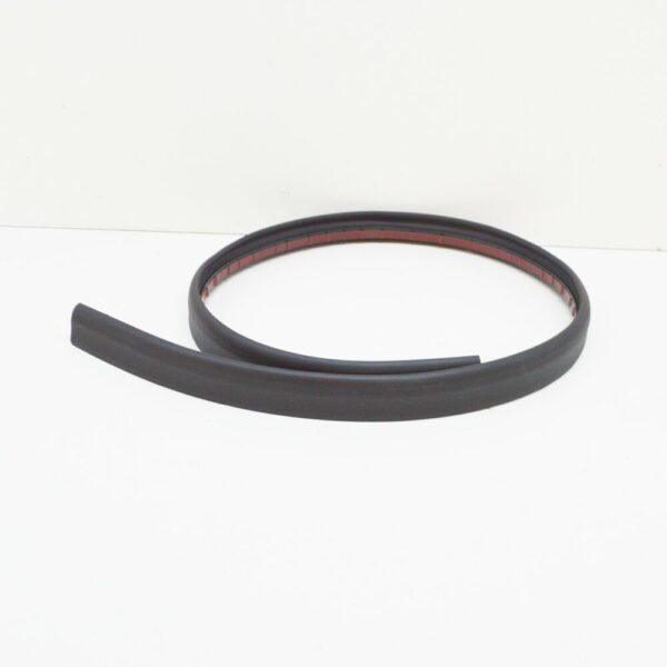 2H7817667 - NEW VOLKSCAR AMAROK HARDTOP TAILGATES LOWER SEAL 2H7817667 ORIGINAL