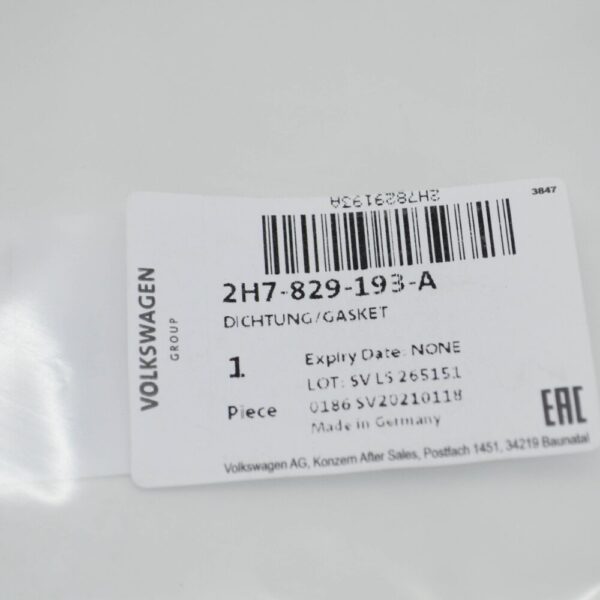 2H7829193A - Volkswagen AMAROK 2H hardtop lower charging flap seal 2H7829193A NEW ORIGINAL